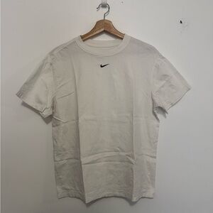 Nike Women's Nike Sportswear Essentials T-Shirt